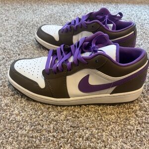 Nike Low-Top Sneakers in White, Brown & Purple Accents